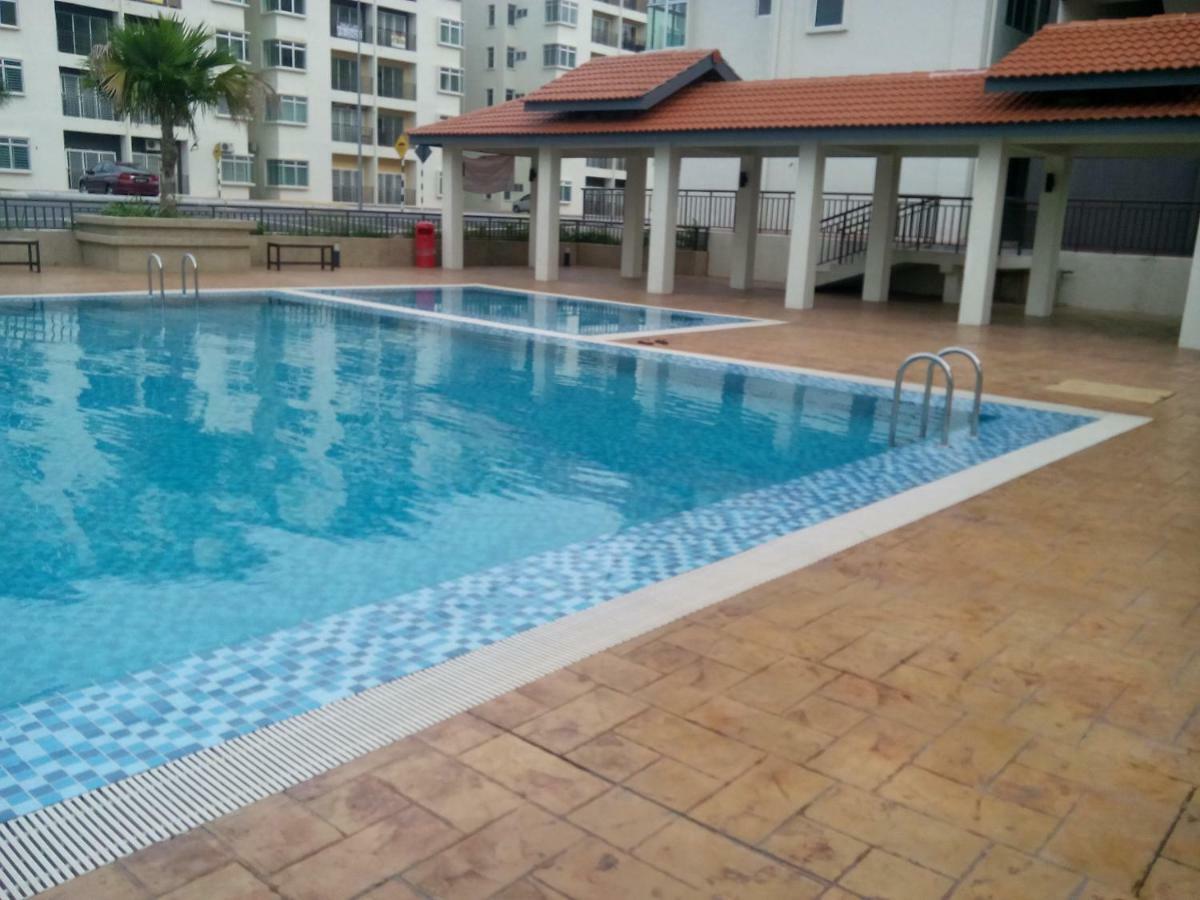 Homestay Puncak Alam Residensi Allamanda Bandar Puncak Alam Exterior photo